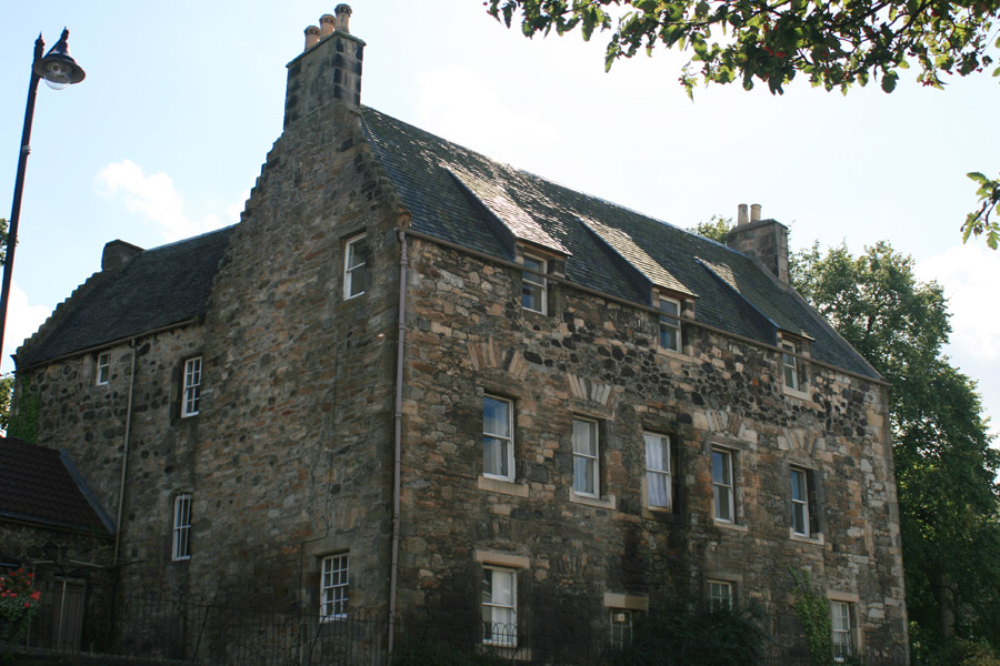 West Port House Castle in Linlithgow, West Lothian Stravaiging